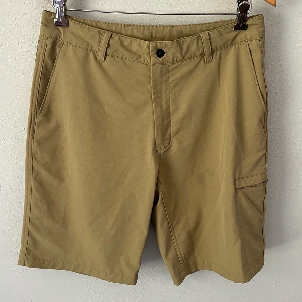 The North Face FLASHDRY Khaki Shorts Size 32